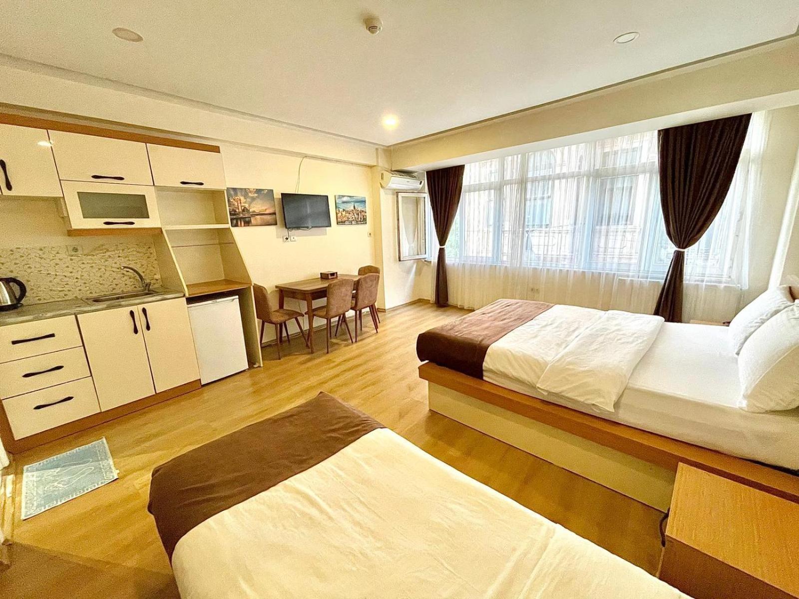 Hotel Comfort Nevvaz Suit Taksim 3*
