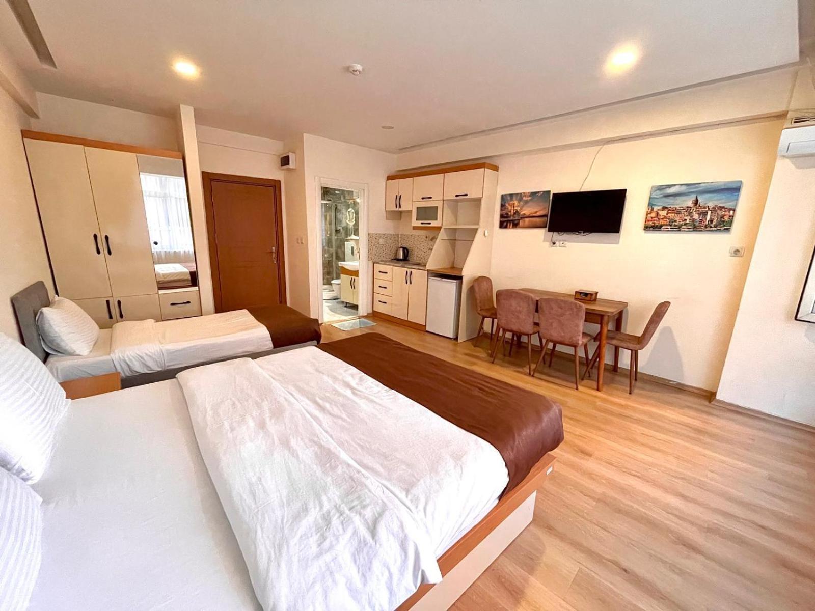 Hotel Comfort Nevvaz Suit Taksim 3*